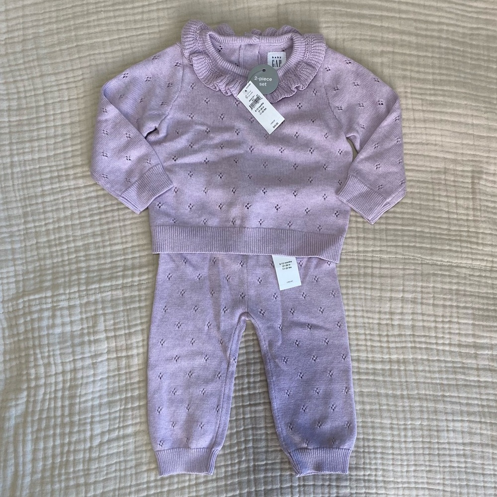 NWT Baby Gap Girl’s two piece sweater set 6-12 months